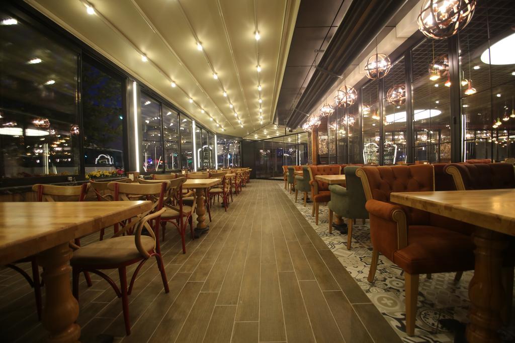 The Corner Hotel Sincan Exterior foto