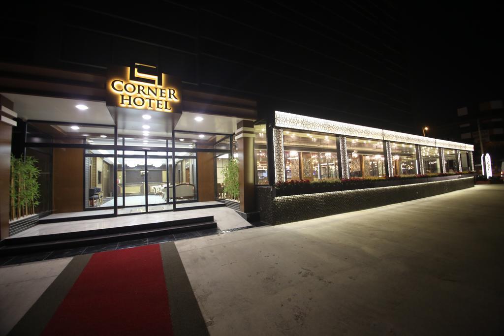 The Corner Hotel Sincan Exterior foto