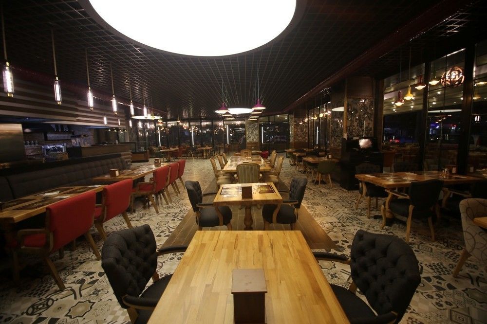 The Corner Hotel Sincan Exterior foto
